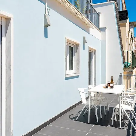 Апартаменты Bright 2br Terrace In Estrela