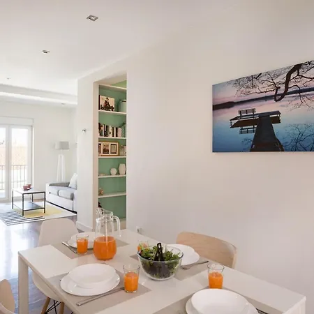 Bright 2br Terrace In Estrela Daire