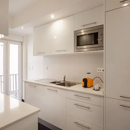Bright 2br Terrace In Estrela Апартаменты *