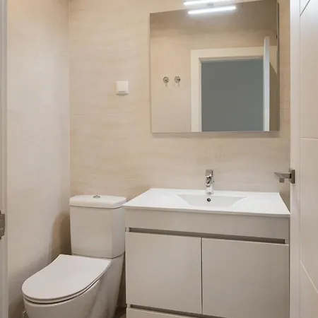 Bright 2br Terrace In Estrela
