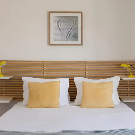 Апартаменты Bright 2br Terrace In Estrela