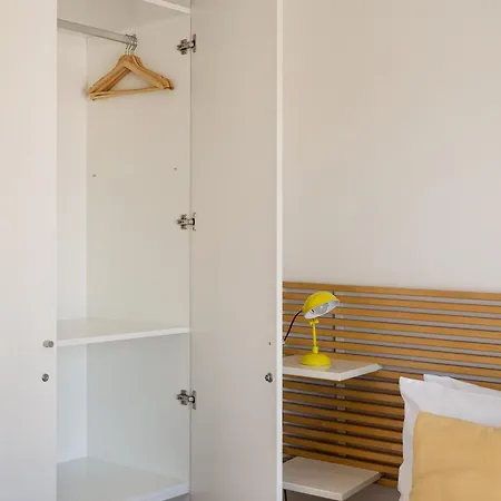 Апартаменты Bright 2br Terrace In Estrela Лиссабон
