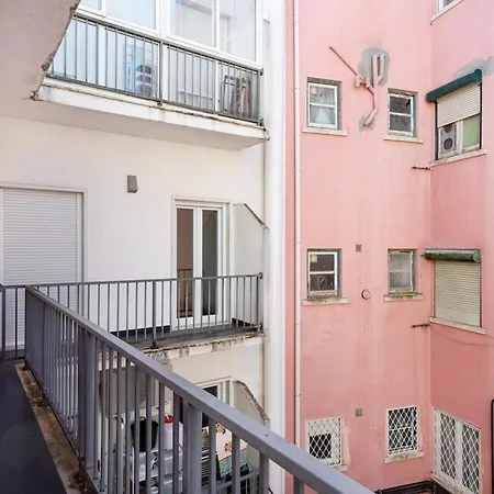 Bright 2br Terrace In Estrela Апартаменты *